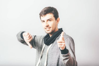 Adam seni işaret ediyor.