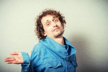 Ne seçeceğimi bilmiyorum.