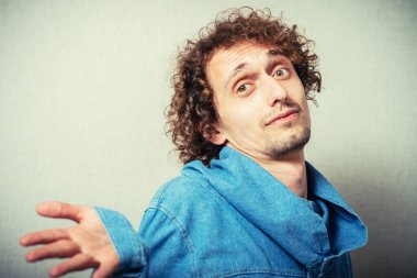 Ne seçeceğimi bilmiyorum.