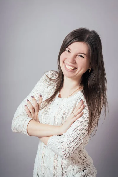 Menina Retrato Sobre Fundo Cinza — Fotografia de Stock