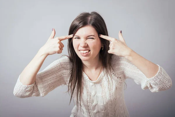 Girl Outraged Grey Background — Stock Photo, Image