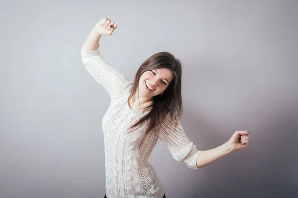 Chica Bailando Sobre Fondo Gris — Foto de Stock