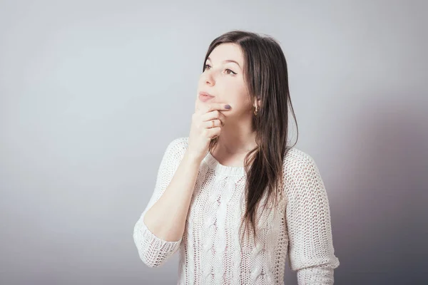 Mujer Negocios Reflexivo Sobre Fondo Gris — Foto de Stock