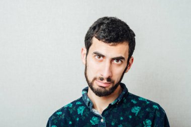  Hayal kırıklığına uğramış genç iş adamı 