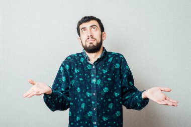  Hayal kırıklığına uğramış genç iş adamı 