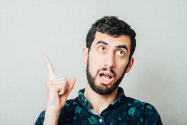 İşadamı parmağını kaldır.