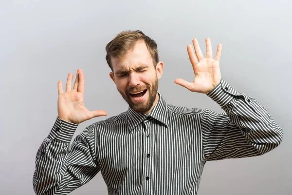 Jeune Homme Crie Désespoir Les Mains Levées — Photo