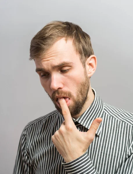 Gros Plan Portrait Jeune Homme Avec Problème Sensible Pont Mal — Photo