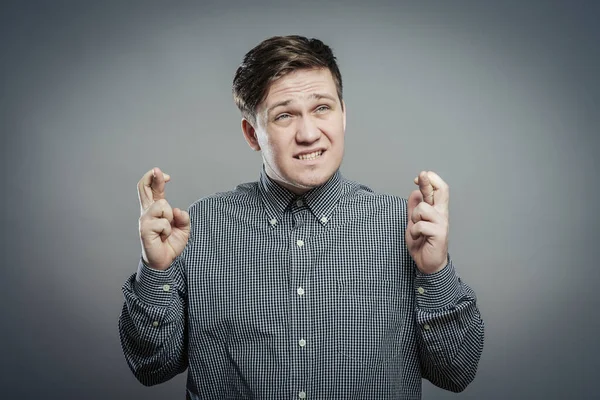 Genç adam şans diledi.