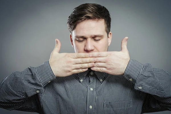 Man Die Betrekking Hebben Zijn Mond — Stockfoto