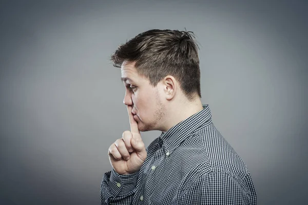 Ung Man Gör Tystnad Gest Shhh — Stockfoto