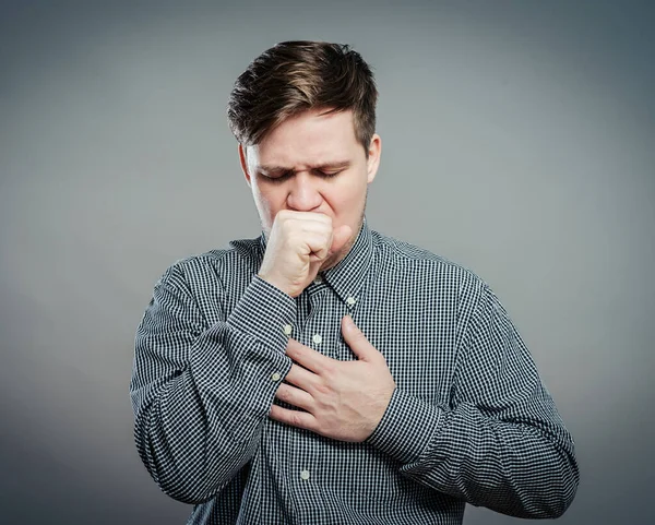 Junger Mann Fühlt Sich Krank Und Nimmt Tablette — Stockfoto