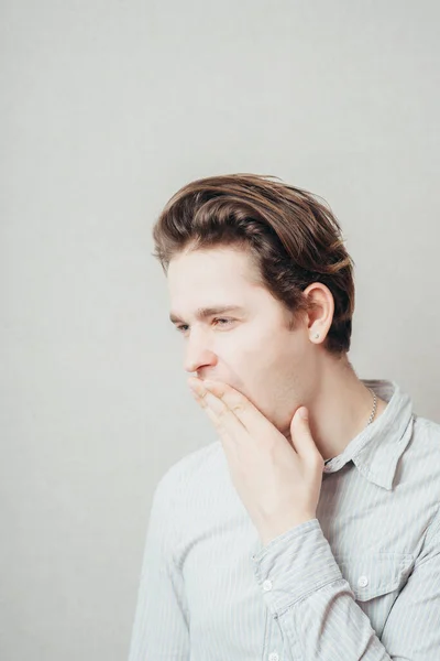 Young Man Yawning Photo Studio — Stock Photo, Image