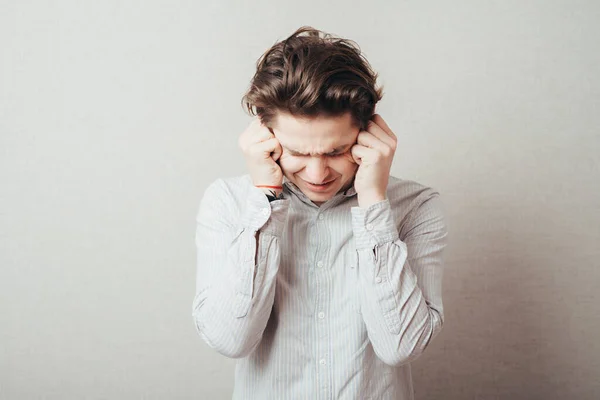 Hombre Guapo Con Dolor Cabeza Mano Frente Aislada Sobre Fondo —  Fotos de Stock