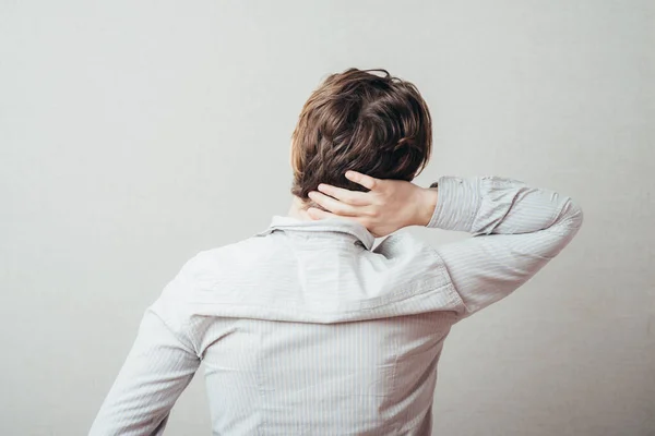 Ein Mann Mit Kopfschmerzen Rückansicht — Stockfoto