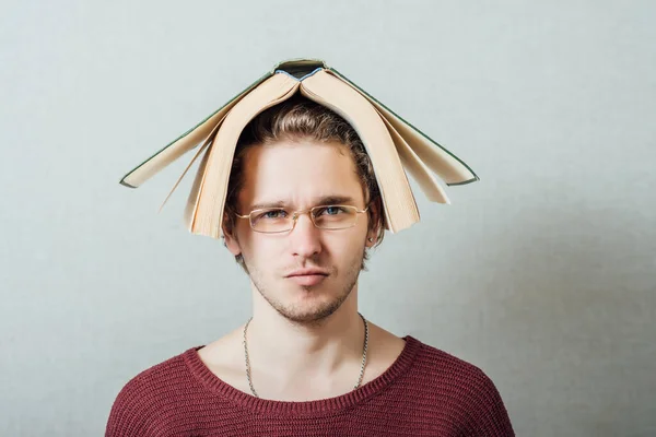 Hombre Con Libro Cabeza — Foto de Stock