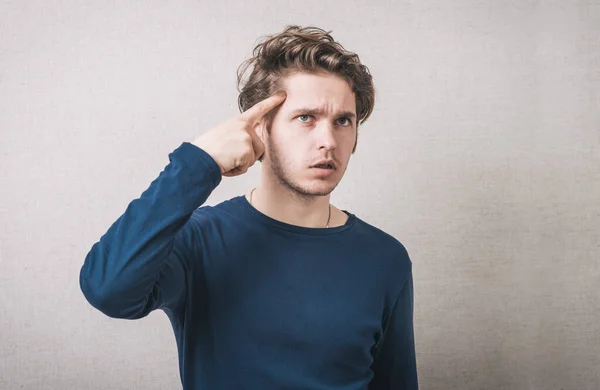 Bezorgde Man Probeert Zich Iets Herinneren — Stockfoto