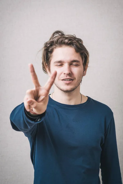 Man Showing Two Fingers — Stock Photo, Image