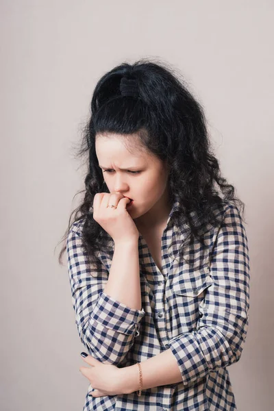 Meisje Bijt Zijn Nagels — Stockfoto