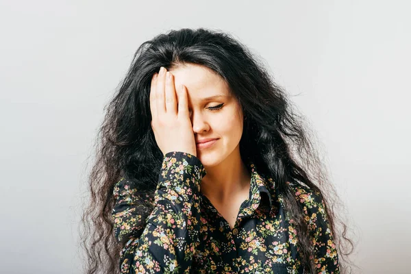 Mädchen Schließt Die Augen — Stockfoto