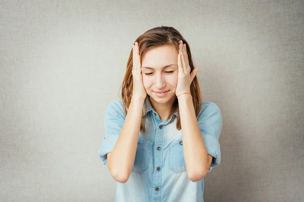 Mädchen Hat Kopfschmerzen — Stockfoto