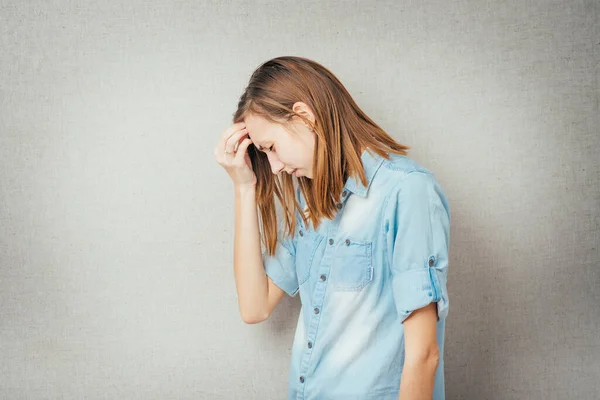 Mädchen Hat Kopfschmerzen — Stockfoto