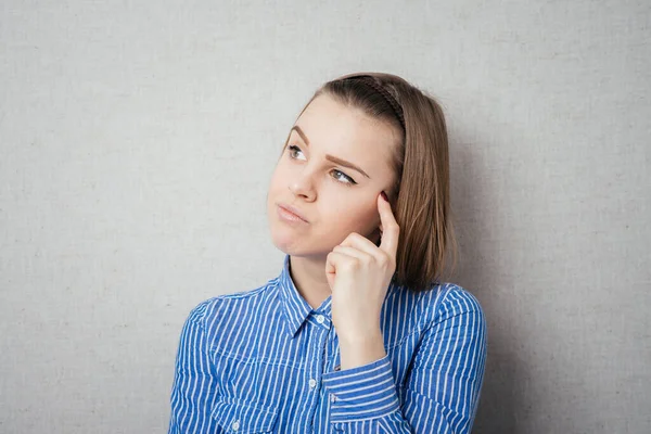 Retrato Una Joven Preocupada Con Gesto Pensativo —  Fotos de Stock