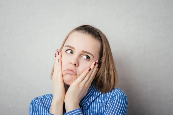 Giovane Donna Con Dolore Alla Pressione Sinusale Isolata Sfondo Grigio — Foto Stock