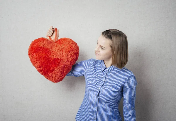 Giovane Ragazza Con Cuore — Foto Stock