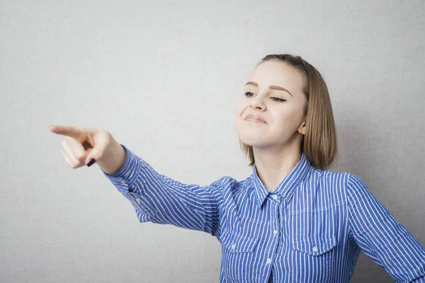 Chica Señalando Dedo Para Alguien — Foto de Stock