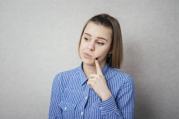 Chica Pensó Poner Dedo Sus Labios — Foto de Stock