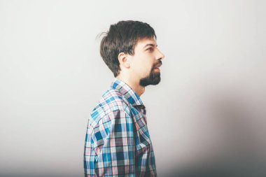 Profildeki sakallı adam