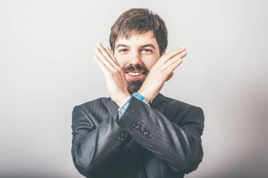 Sakallı işadamı mola veriyor