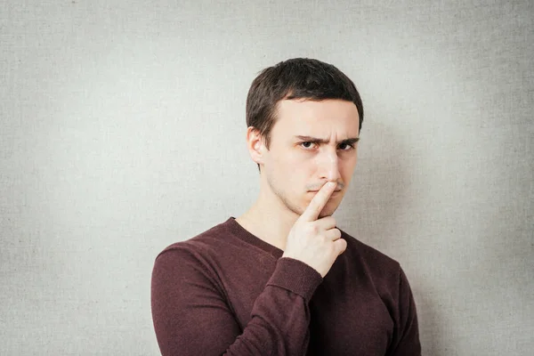 Ung Man Gör Tystnad Gest Shhh — Stockfoto