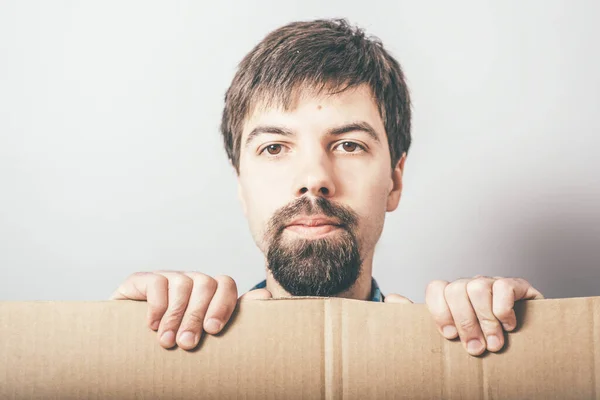 Hombre Sosteniendo Cartón Para Inscripciones — Foto de Stock