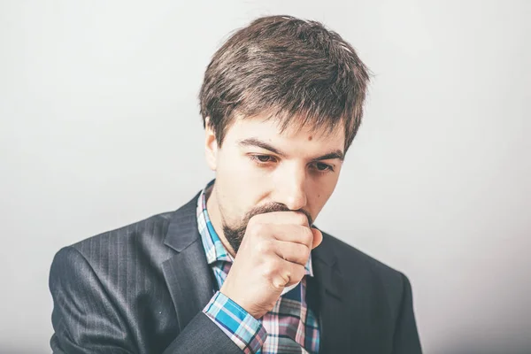 Hombre Negocios Barbudo Tosiendo Sobre Fondo Gris — Foto de Stock