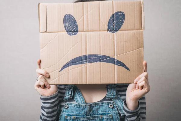 Young Woman Standing Cardboard His Head Sad Face — Stock Photo, Image