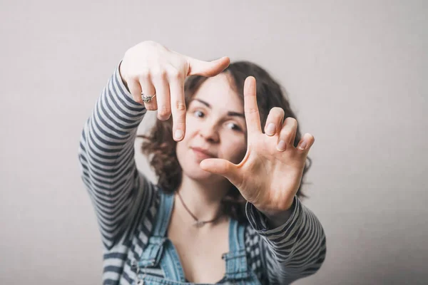 Girl Doing Hand Frame — Stock Photo, Image