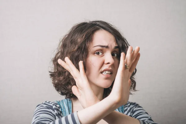 Die Frau Hat Die Hände Gekreuzt Aufhören Kann Man Nicht — Stockfoto