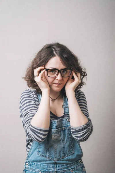 Chica Con Gafas Sonriendo — Foto de Stock