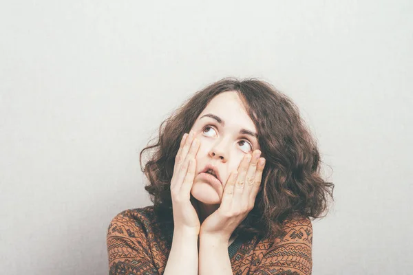 Mädchen Schlug Die Hände Vors Gesicht — Stockfoto