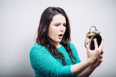 kadın holding çalar saat