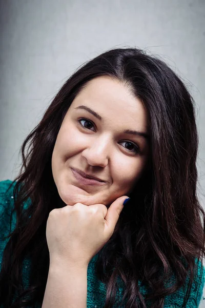 Amigável Sorridente Jovem Mulher Retrato — Fotografia de Stock