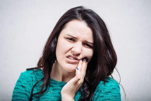 Mulher Encantadora Tem Uma Dor Dente — Fotografia de Stock