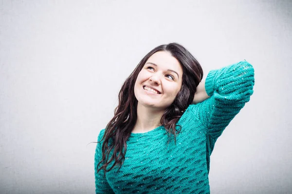 Mujer Encantadora Sobre Fondo Gris — Foto de Stock