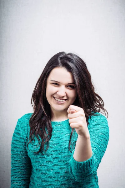 Mujer Encantadora Sobre Fondo Gris — Foto de Stock