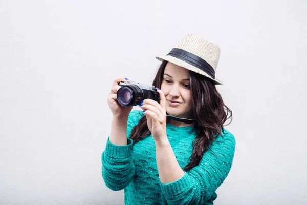Mädchen Mit Retro Kamera — Stockfoto