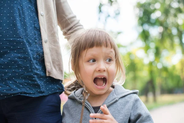 Little Girl Complains Surprise — Stock Photo, Image