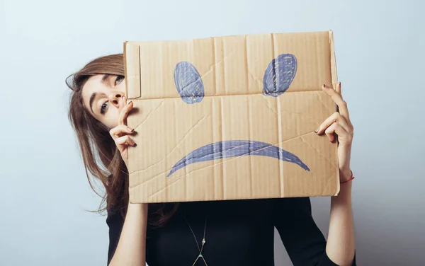 Young Woman Standing Cardboard His Head Sad Face — Stock Photo, Image