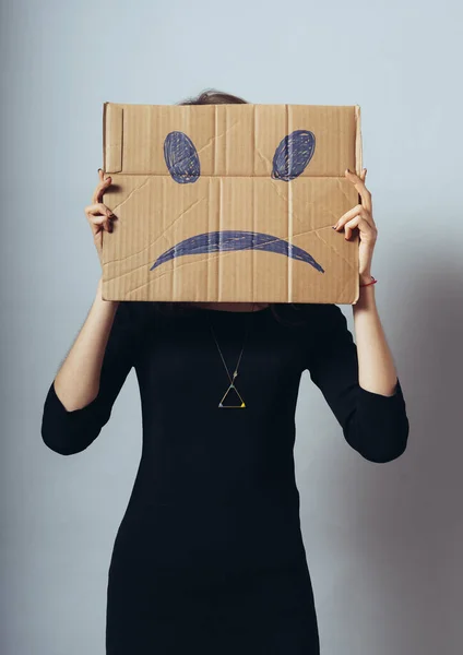 Young Woman Standing Cardboard His Head Sad Face — Stock Photo, Image